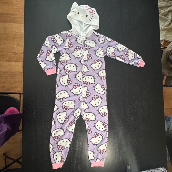 Hello Kitty Onesie Zipper Footie Pajamas - Picture 2 of 10
